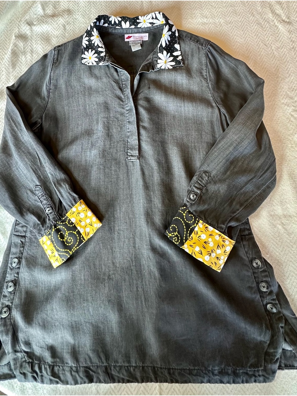 Upcycled Women’s Gray Tunic with Yellow & White Floral Trim